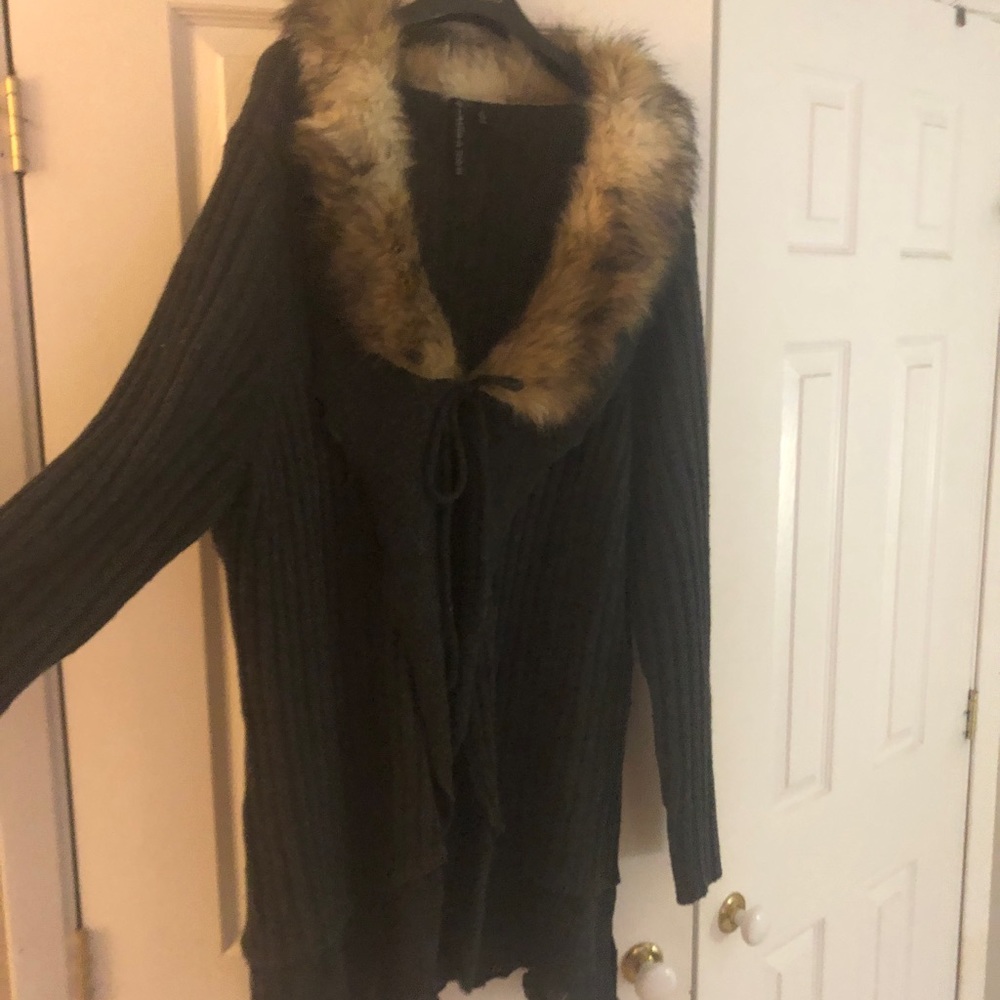 Cardigan - Picture 2 of 4